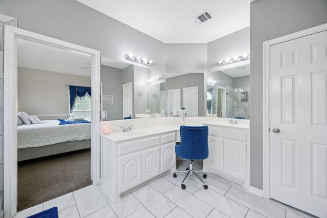 7724 Brook Meadow Lane, Fort Worth, TX 76133