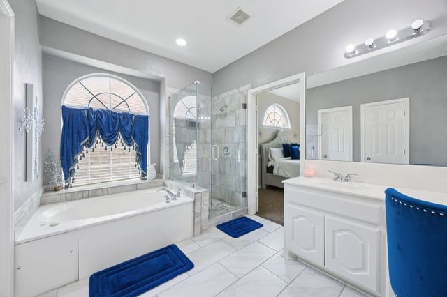 7724 Brook Meadow Lane, Fort Worth, TX 76133