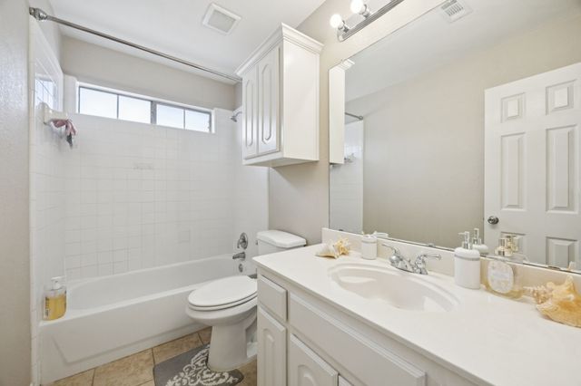 7724 Brook Meadow Lane, Fort Worth, TX 76133
