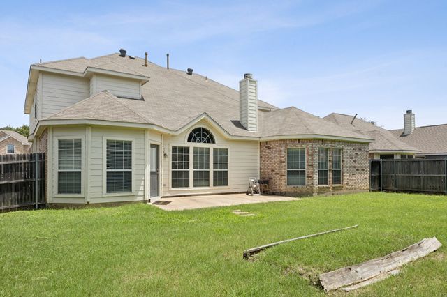 7724 Brook Meadow Lane, Fort Worth, TX 76133