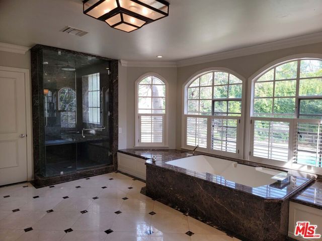 560 N Beverly Glen Boulevard, Los Angeles, CA 90077