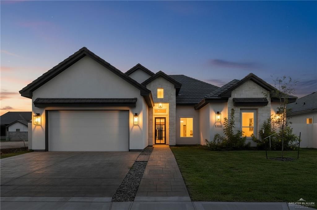 1700 S Queen Street, Edinburg, TX 78539