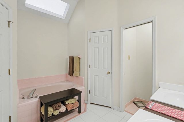 6593 WOODPARK LN, Bartlett, TN 38135