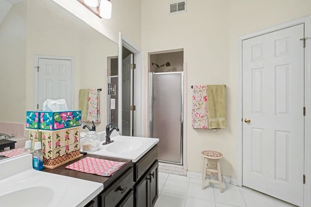 6593 WOODPARK LN, Bartlett, TN 38135