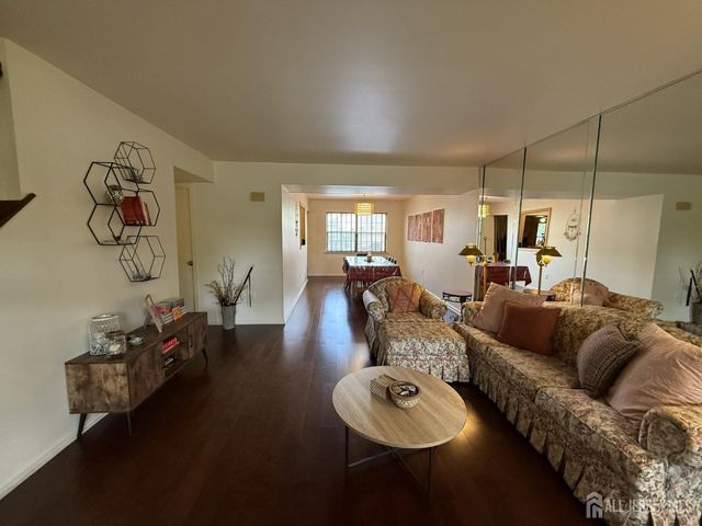 11 Walton Court, East Brunswick, NJ 08816