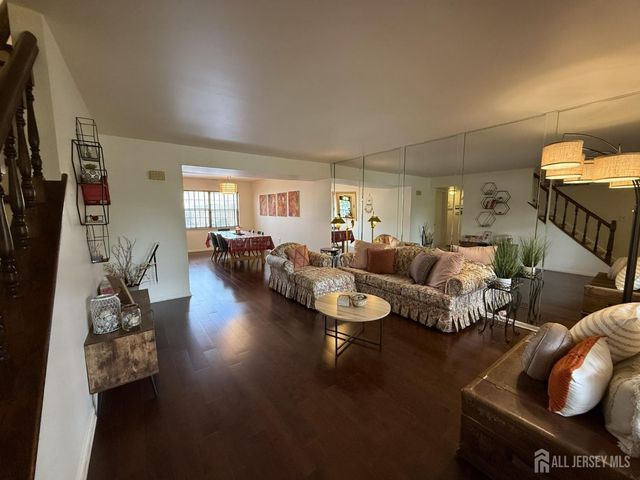 11 Walton Court, East Brunswick, NJ 08816