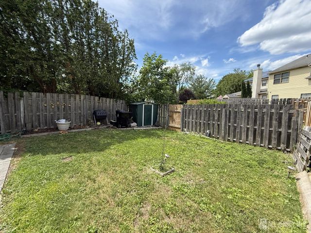 11 Walton Court, East Brunswick, NJ 08816
