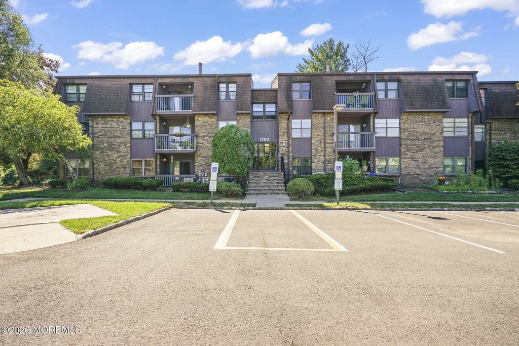 1712 Country Mill Drive, East Windsor, NJ 08512