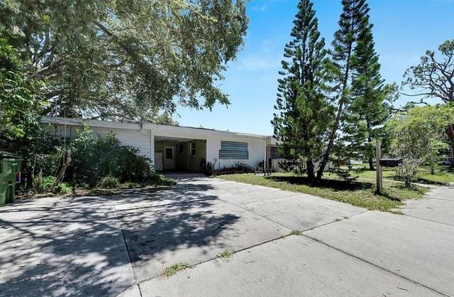 2695 S EAST AVENUE, Sarasota, FL 34239