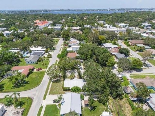 2695 S EAST AVENUE, Sarasota, FL 34239