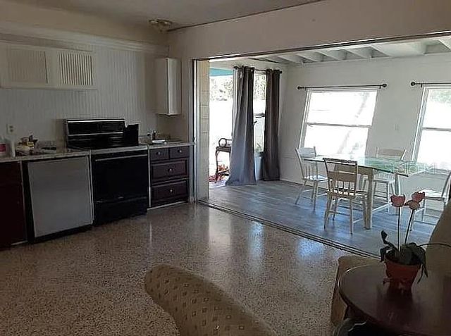 2695 S EAST AVENUE, Sarasota, FL 34239