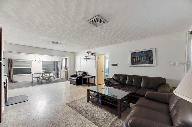 2695 S EAST AVENUE, Sarasota, FL 34239