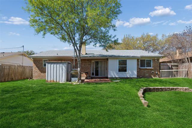 6604 Brookdale Drive, Watauga, TX 76148