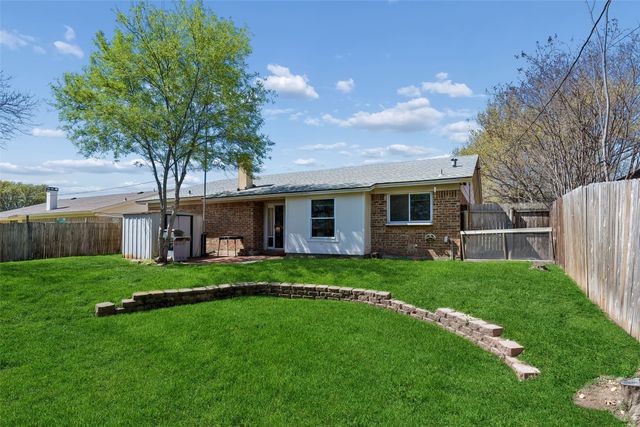 6604 Brookdale Drive, Watauga, TX 76148