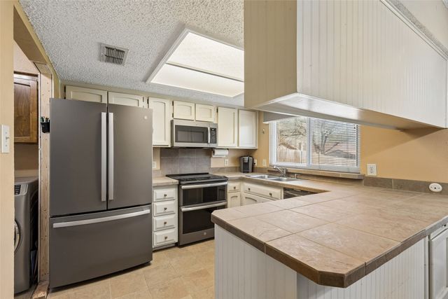 6604 Brookdale Drive, Watauga, TX 76148