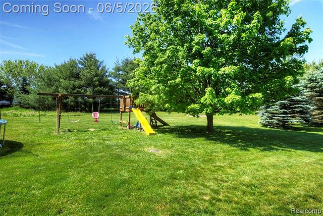 9191 Judd Road, Fowlerville, MI 48836