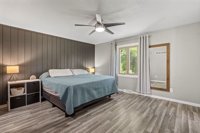 1640 Queens Drive, Bettendorf, IA 52722