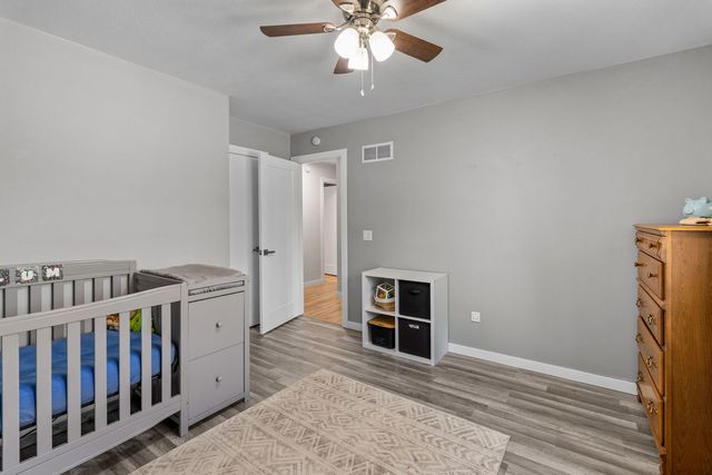 1640 Queens Drive, Bettendorf, IA 52722
