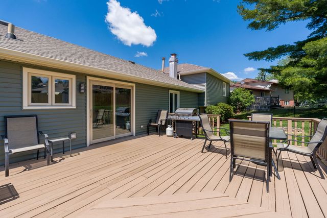 1640 Queens Drive, Bettendorf, IA 52722