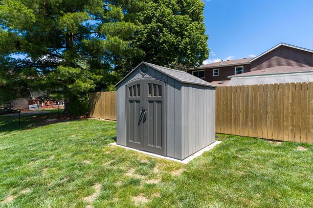 1640 Queens Drive, Bettendorf, IA 52722
