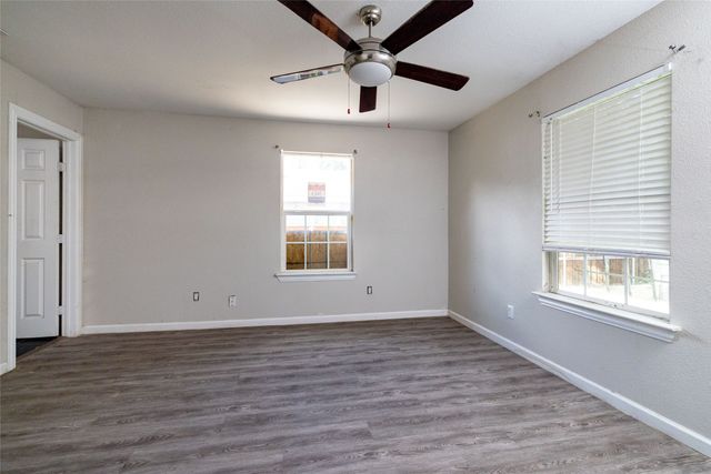 3219 N Winnetka Avenue, Dallas, TX 75212