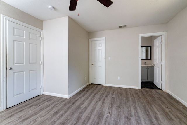 3219 N Winnetka Avenue, Dallas, TX 75212
