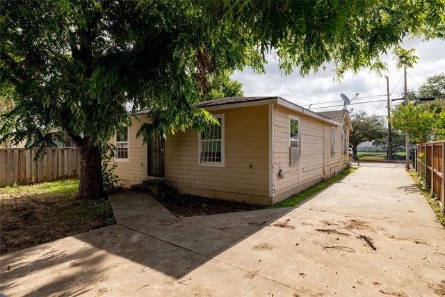 3219 N Winnetka Avenue, Dallas, TX 75212