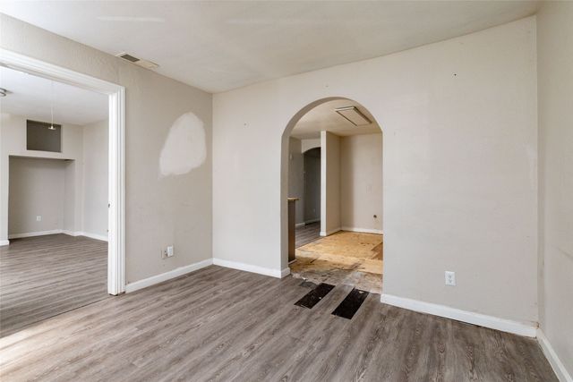 3219 N Winnetka Avenue, Dallas, TX 75212