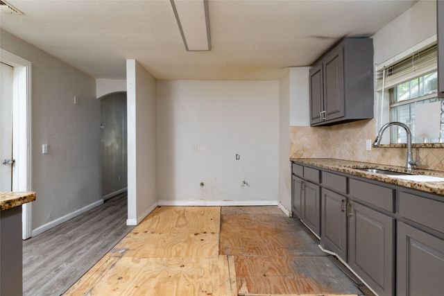 3219 N Winnetka Avenue, Dallas, TX 75212