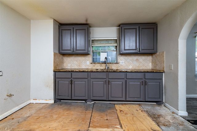 3219 N Winnetka Avenue, Dallas, TX 75212