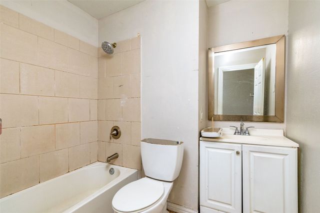 3219 N Winnetka Avenue, Dallas, TX 75212