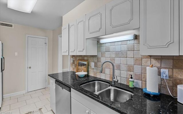 1833 Banking Street A10, Greensboro, NC 27408