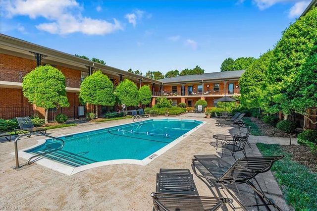 1833 Banking Street A10, Greensboro, NC 27408