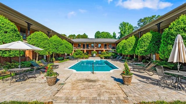 1833 Banking Street A10, Greensboro, NC 27408