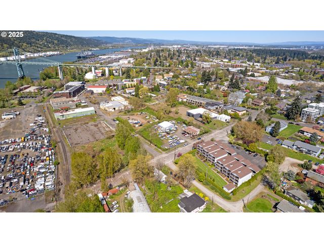 6636 N RICHMOND Ave, Portland, OR 97203