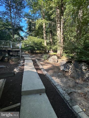 26 MCILVAIN DR, Downingtown, PA 19335