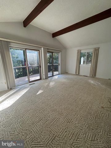 26 MCILVAIN DR, Downingtown, PA 19335