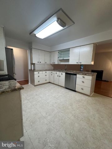 26 MCILVAIN DR, Downingtown, PA 19335