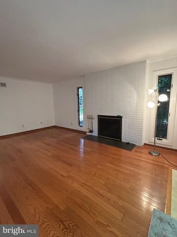 26 MCILVAIN DR, Downingtown, PA 19335