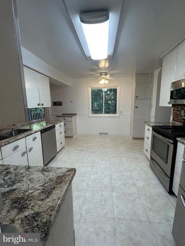 26 MCILVAIN DR, Downingtown, PA 19335