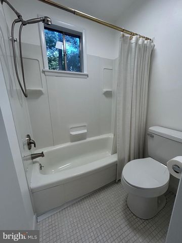 26 MCILVAIN DR, Downingtown, PA 19335