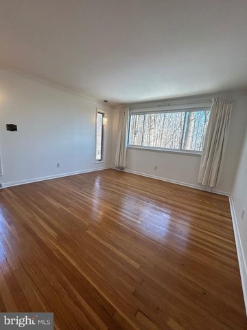 26 MCILVAIN DR, Downingtown, PA 19335