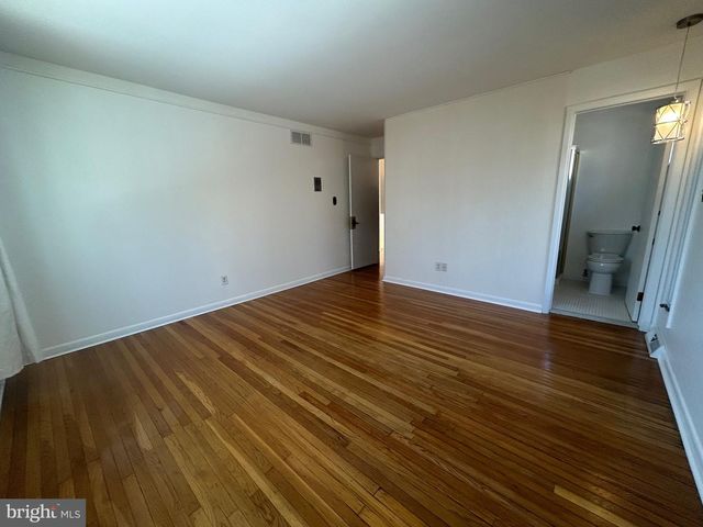 26 MCILVAIN DR, Downingtown, PA 19335