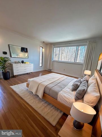 26 MCILVAIN DR, Downingtown, PA 19335