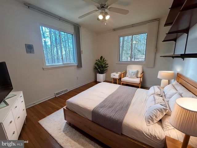 26 MCILVAIN DR, Downingtown, PA 19335