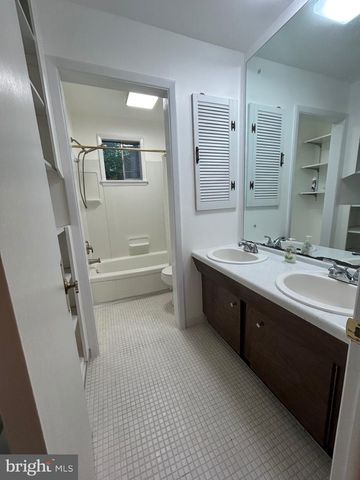 26 MCILVAIN DR, Downingtown, PA 19335