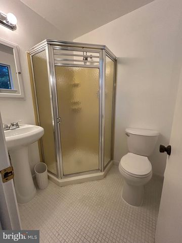 26 MCILVAIN DR, Downingtown, PA 19335