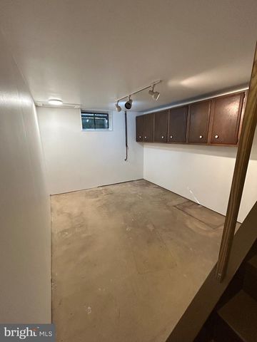 26 MCILVAIN DR, Downingtown, PA 19335