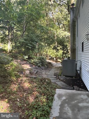 26 MCILVAIN DR, Downingtown, PA 19335