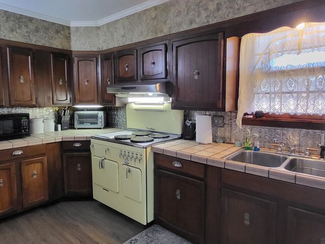 1609 Shell Camp, Gladewater, TX 75647